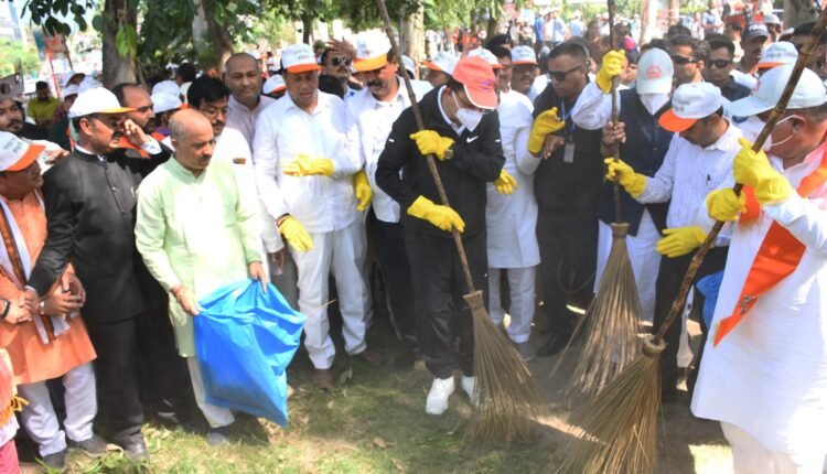 मुख्यमंत्री धामी ने किया स्वच्छता पखवाड़ा अभियान का शुभारंभ